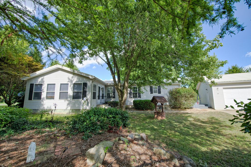 4065 S Lyons Road, Portland township