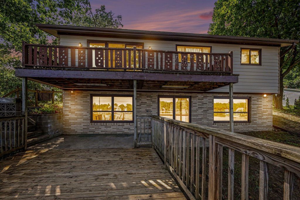 8540 S Vista Drive, Brooks township