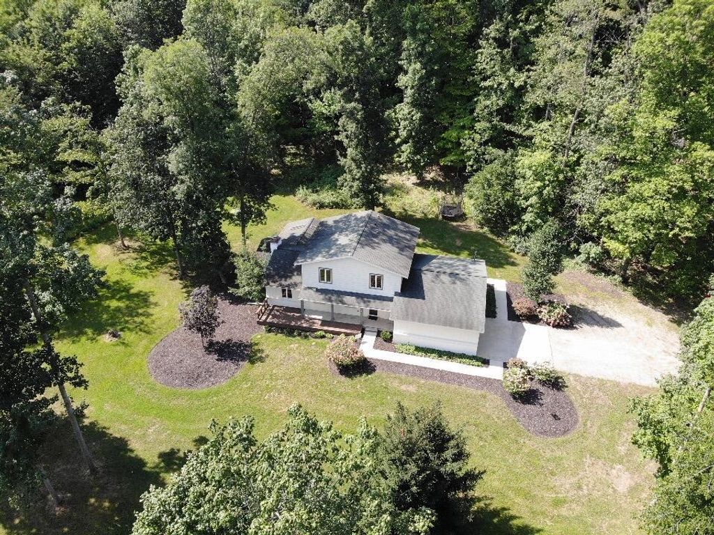 2198 Trillium Lane Nw, Tallmadge charter township