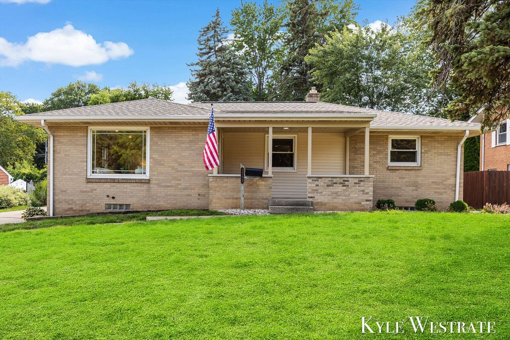 1752 Lake Michigan Drive Nw, Grand Rapids city