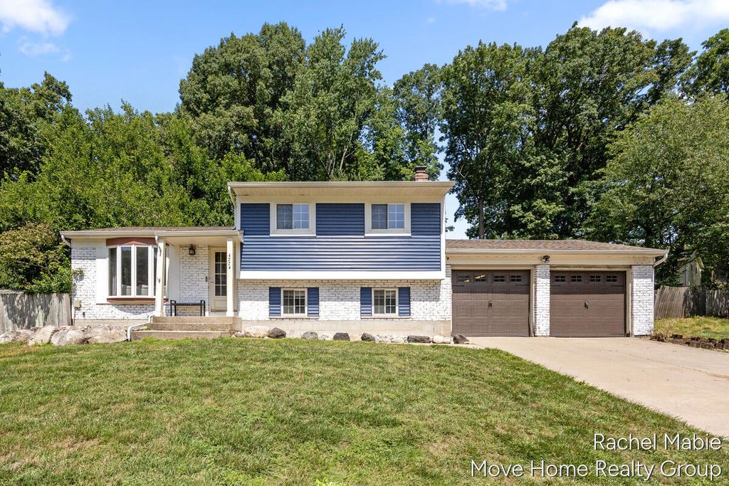 4774 Brookgate Drive Nw, Alpine township