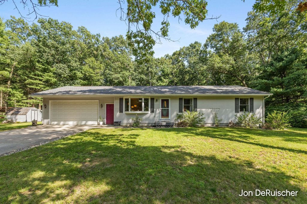 572 Stevenscott Drive, Egelston township