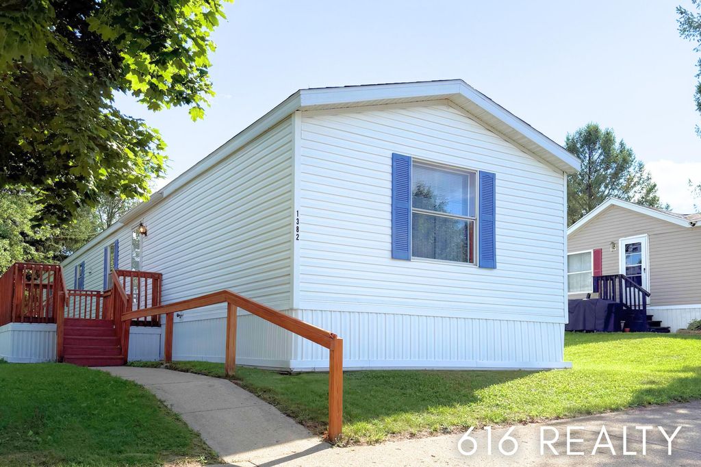 1382 Beaver Dam Drive Ne, Plainfield charter township