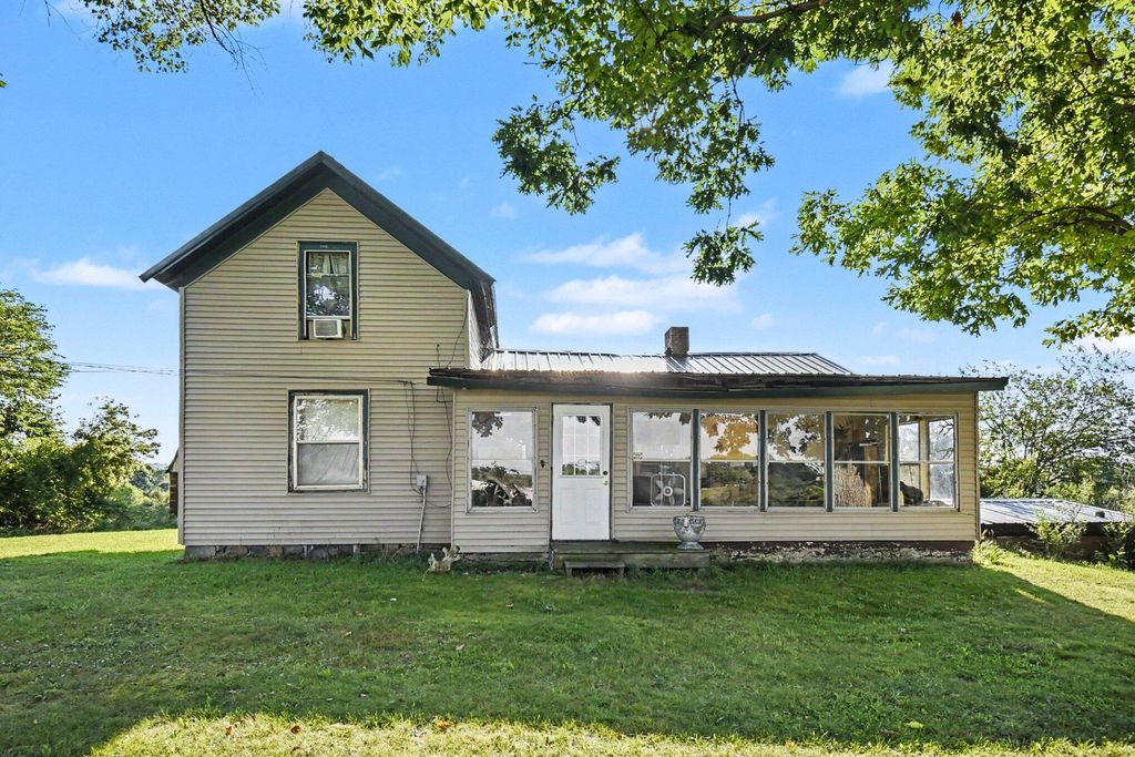 3418 M-37, Thornapple township