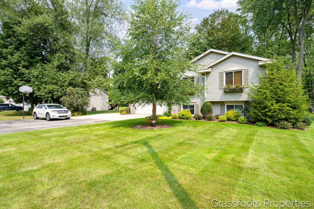 11328 56th Avenue, Allendale charter township