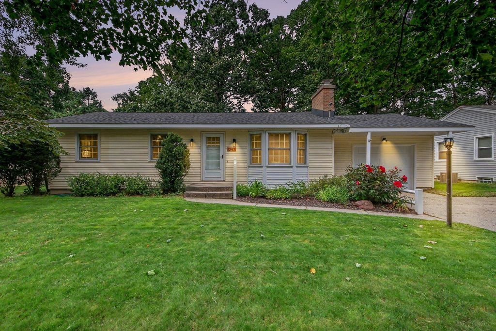 1297 Katrina Drive Se, Kentwood city