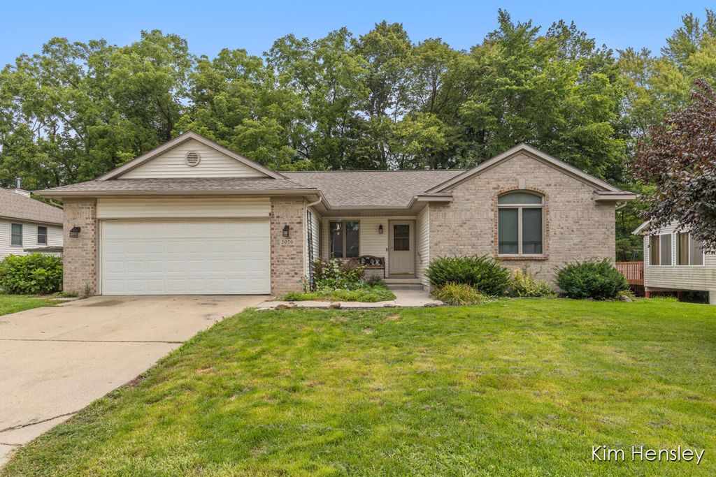 2020 Burton Knoll Court Se, Kentwood city