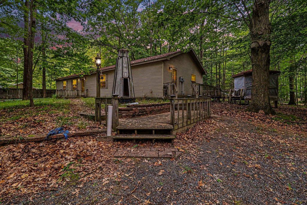 6911 W Beech Street, Hamlin township