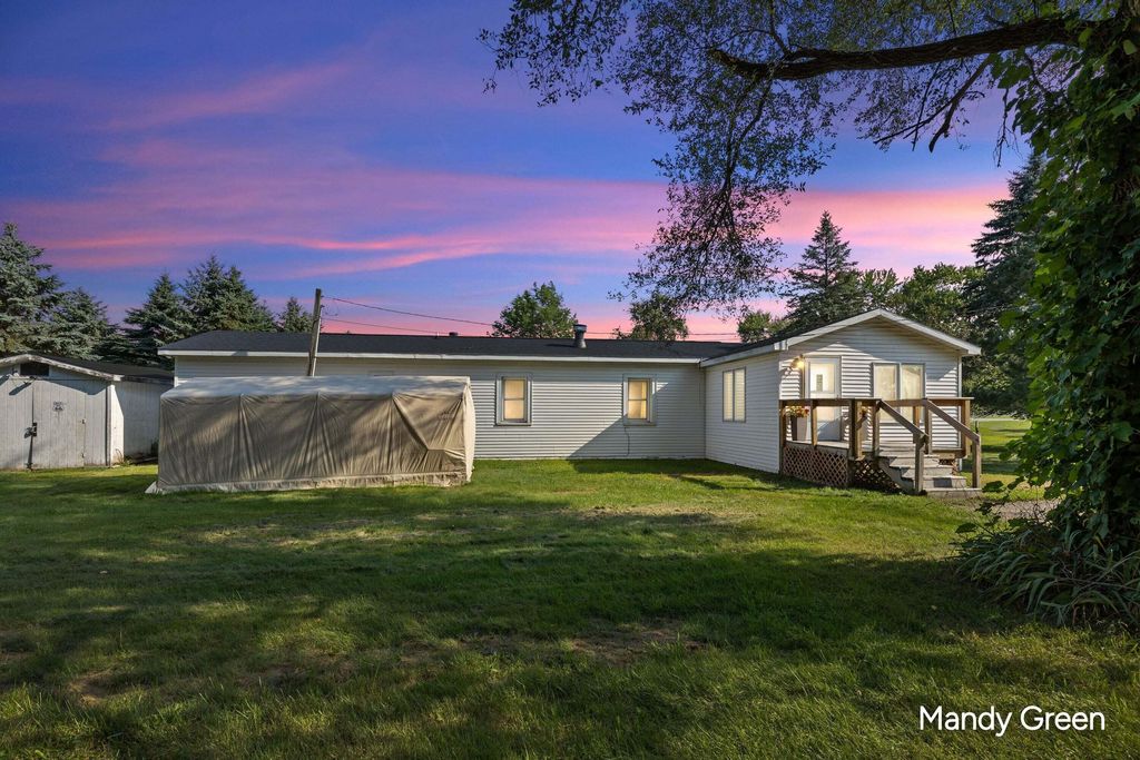 4764 S Greenville Road, Montcalm township
