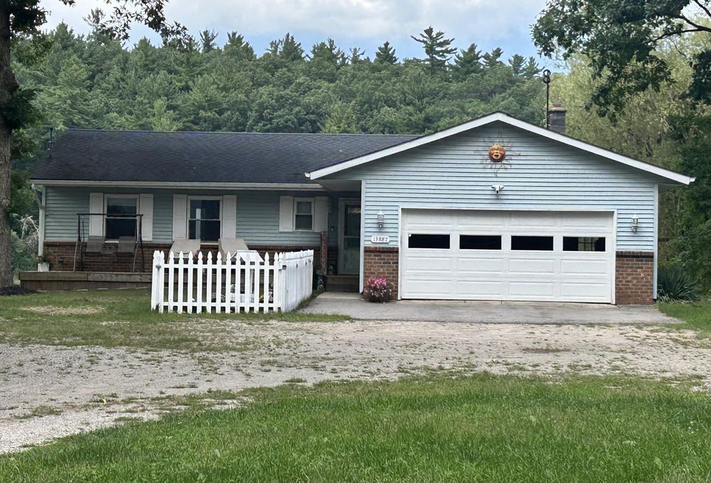 13887 Keiber Road Ne, Oakfield township