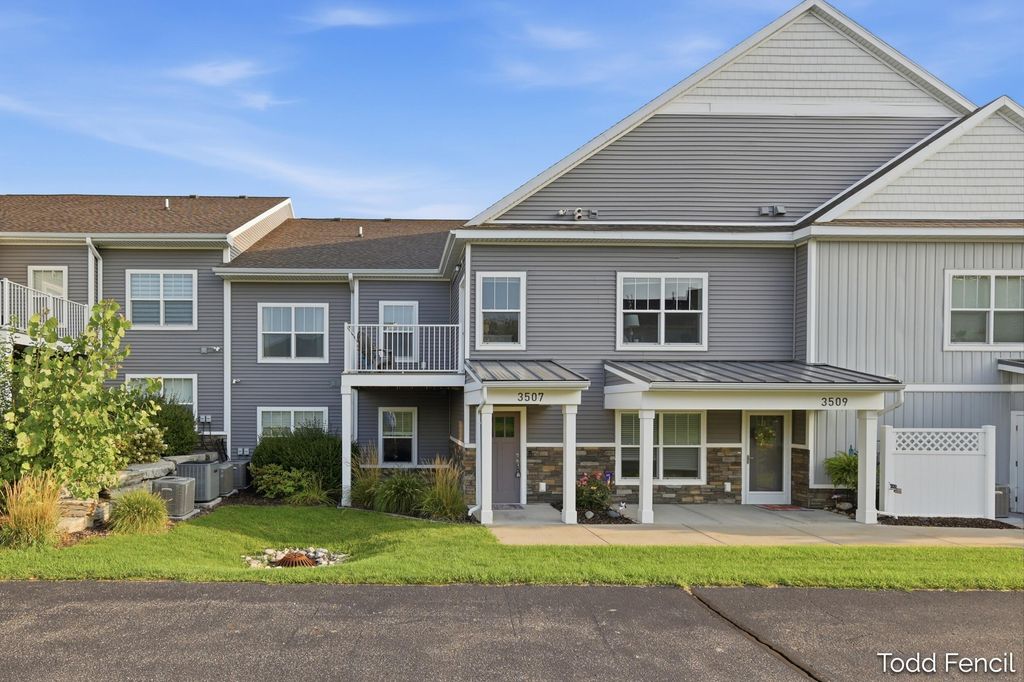 3507 Crystal River Street Sw Building: B6 Unit: 109, Wyoming city