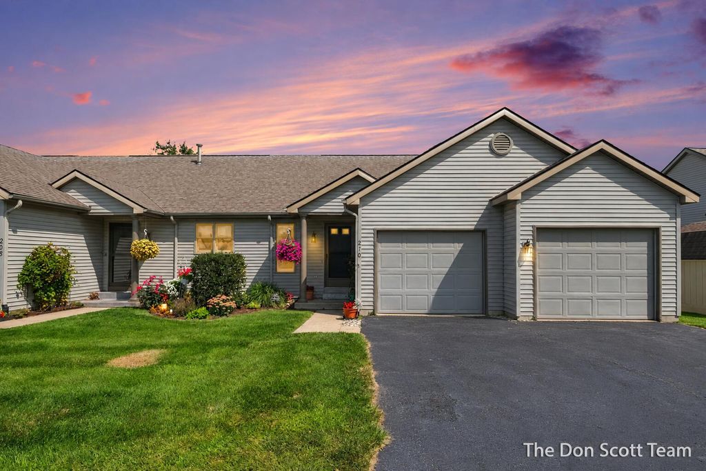 210 Heatherview Street Nw, Sparta