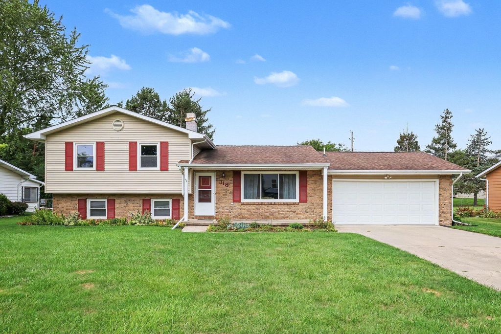 318 Kenway Drive, Delta charter township