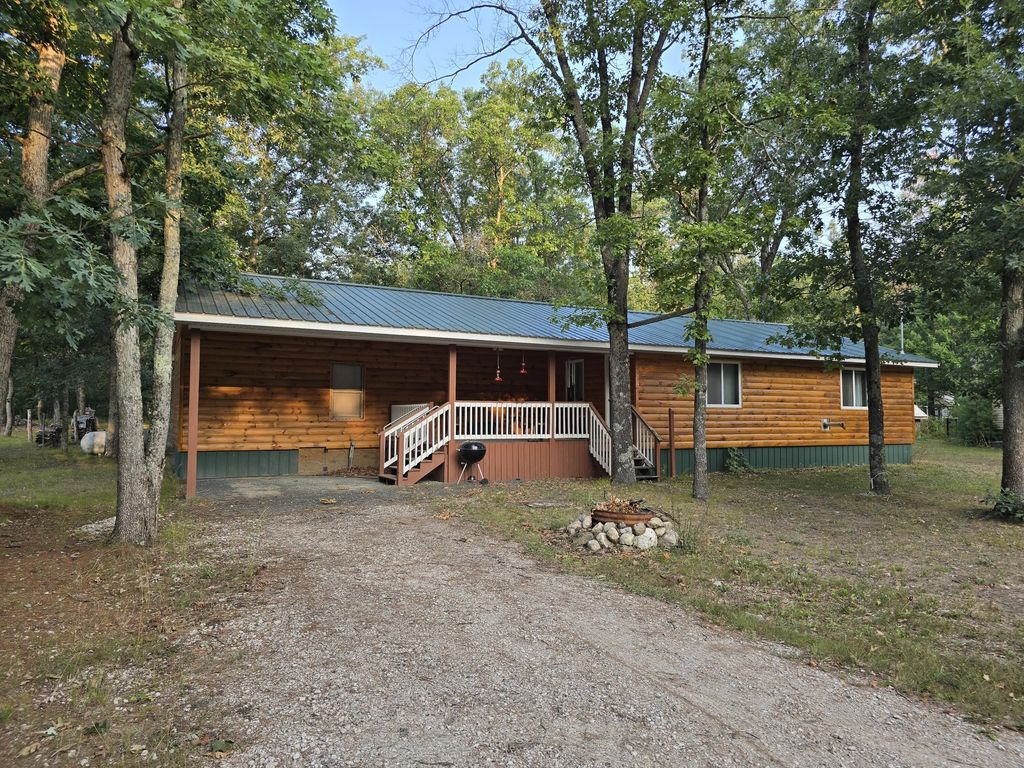 11933 S Wedgewood Avenue, Lake township