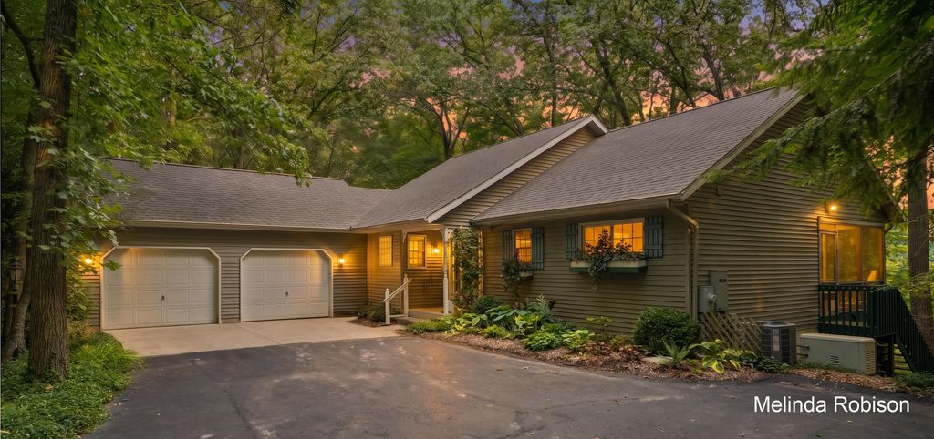 11020 Crawford Lake Trail, Oakfield township