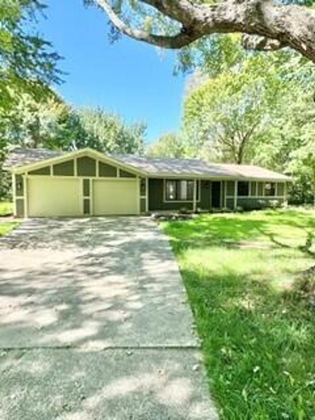 7761 Hanna Lake Avenue Se, Caledonia