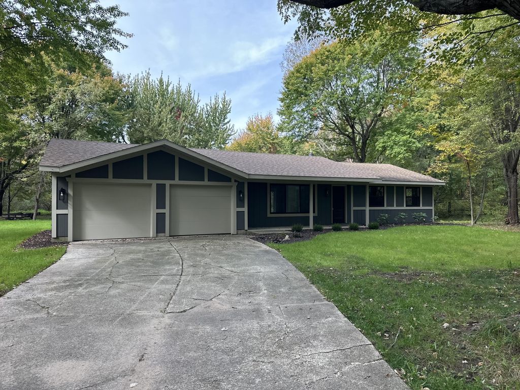7761 Hanna Lake Avenue Se, Caledonia