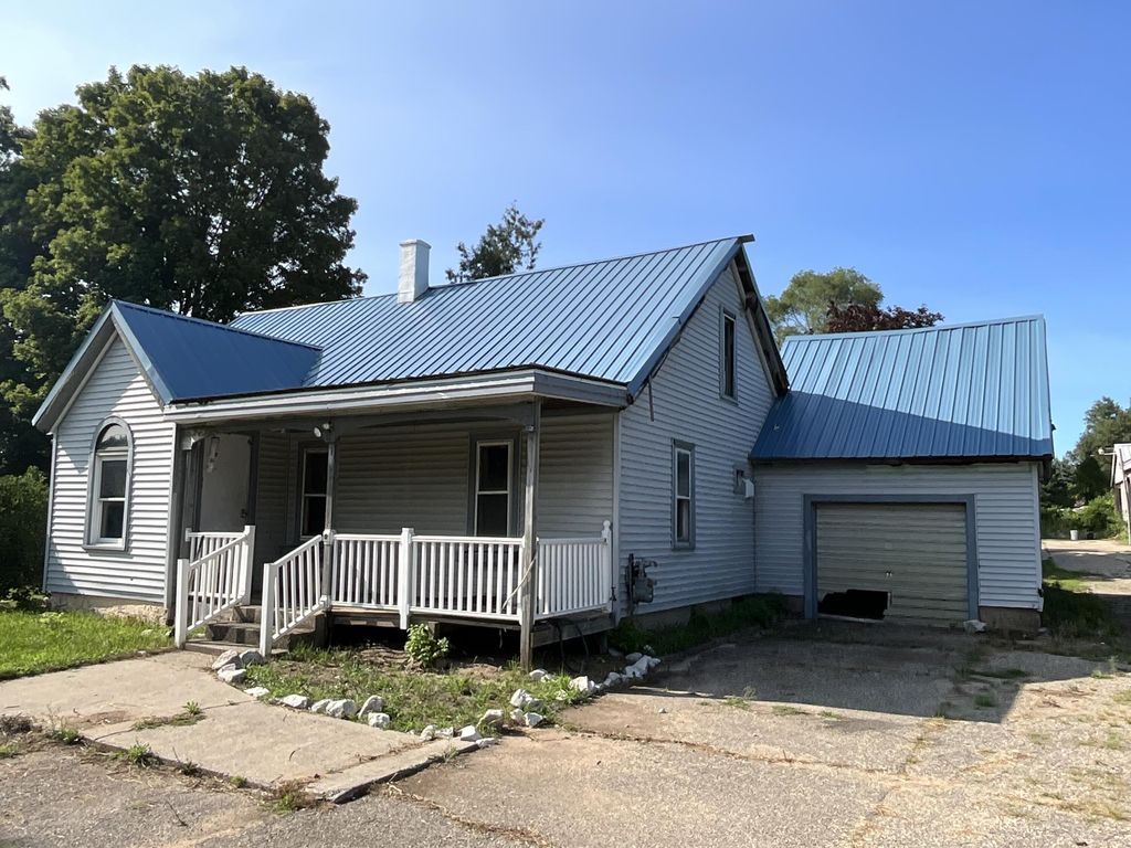 2031 10 Mile Road Ne, Algoma township