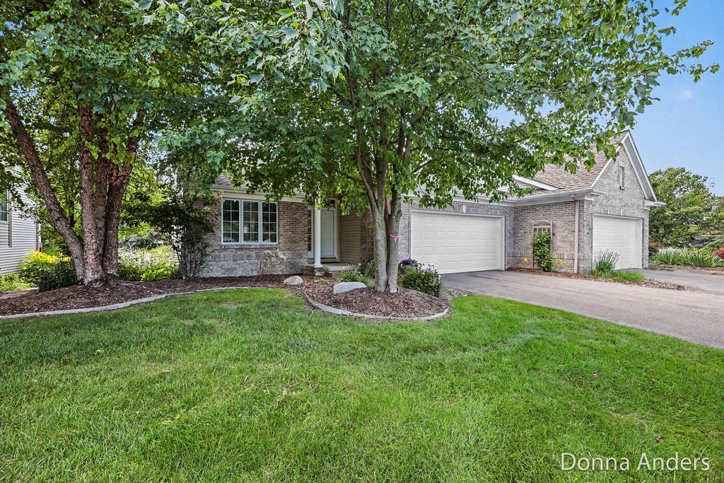 2015 Bryceway Court Ne, Grand Rapids