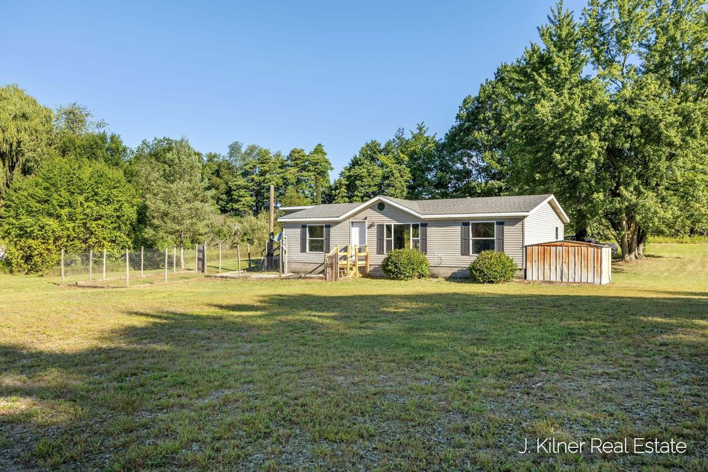 11250 20 Mile Road Ne, Spencer township
