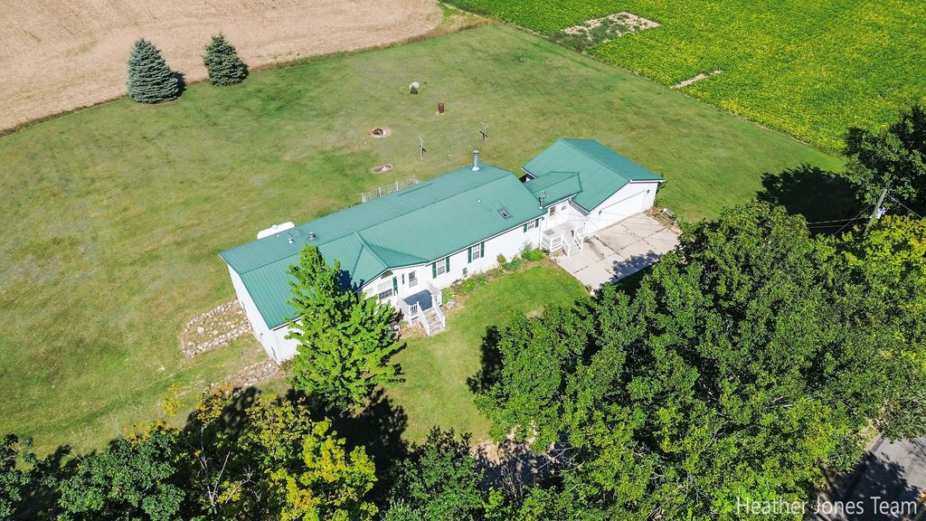 3349 N Pine Grove Road, Ferris township
