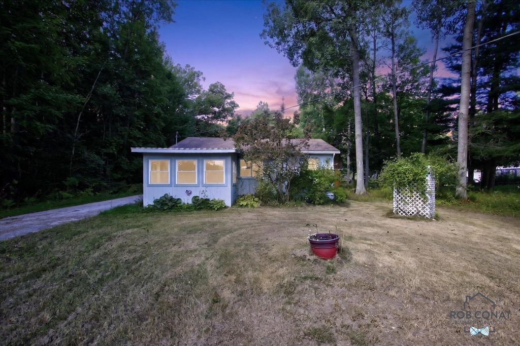 5438 Leckrone Road, Brown township