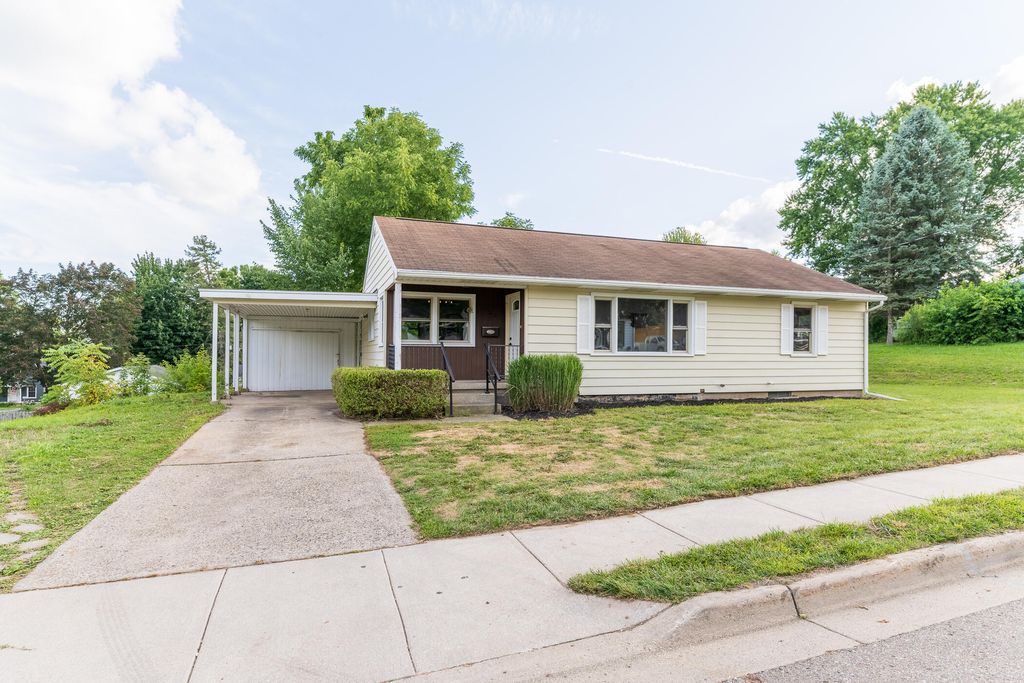 825 Forest Street, Ionia city