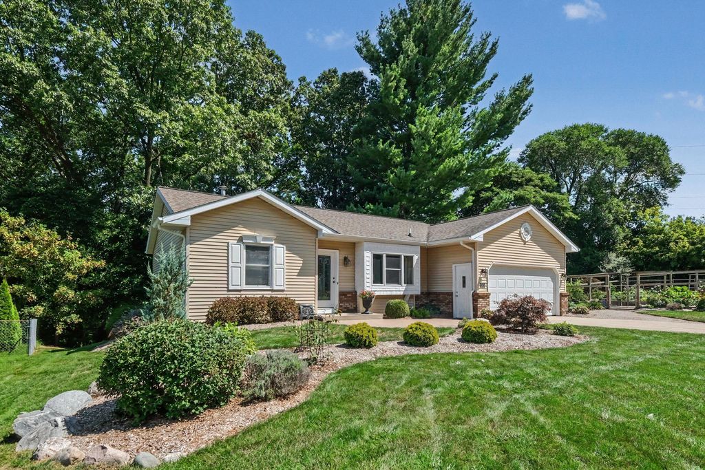 5880 Edajean Ridge Drive Ne, Plainfield charter township
