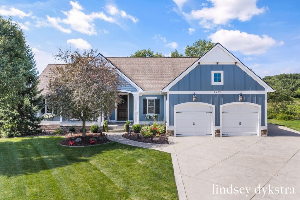 2402 Stable Drive, Jamestown charter township