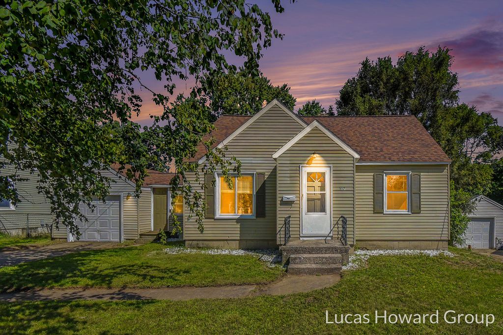 917 Royal Oak Street Sw, Wyoming city