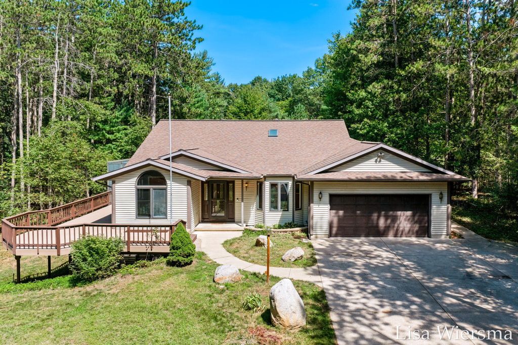 6572 Haines Lane, Port Sheldon township