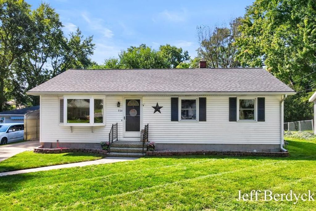 934 Harding Street Nw, Walker city
