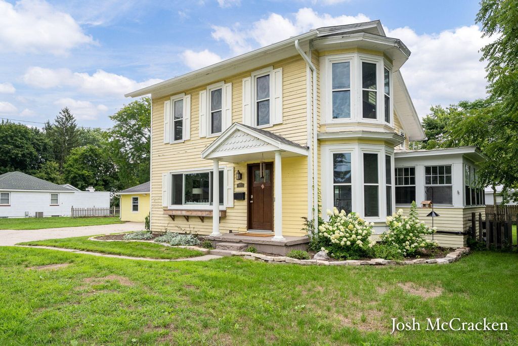 923 N Hudson Street Se, Lowell city