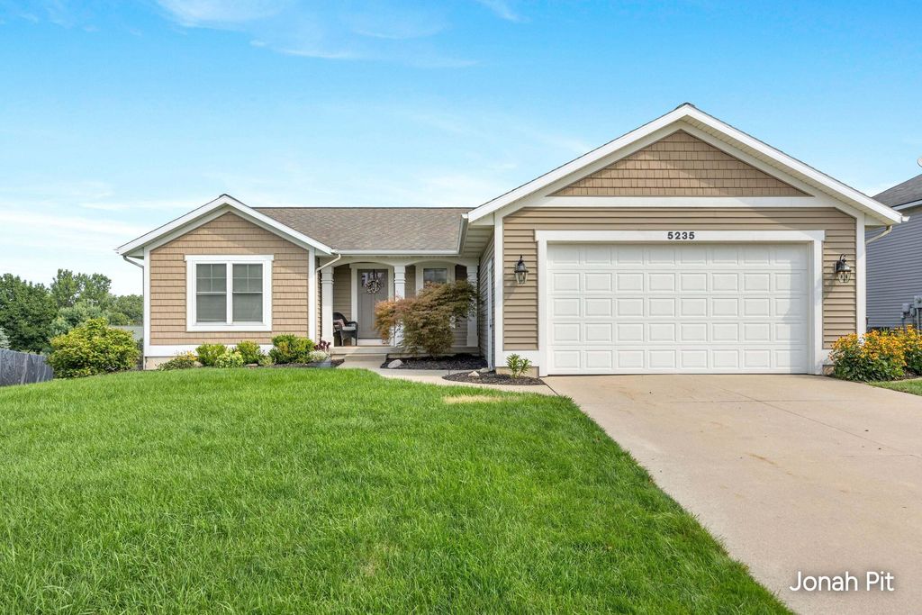 5235 Quest Drive Sw, Wyoming city