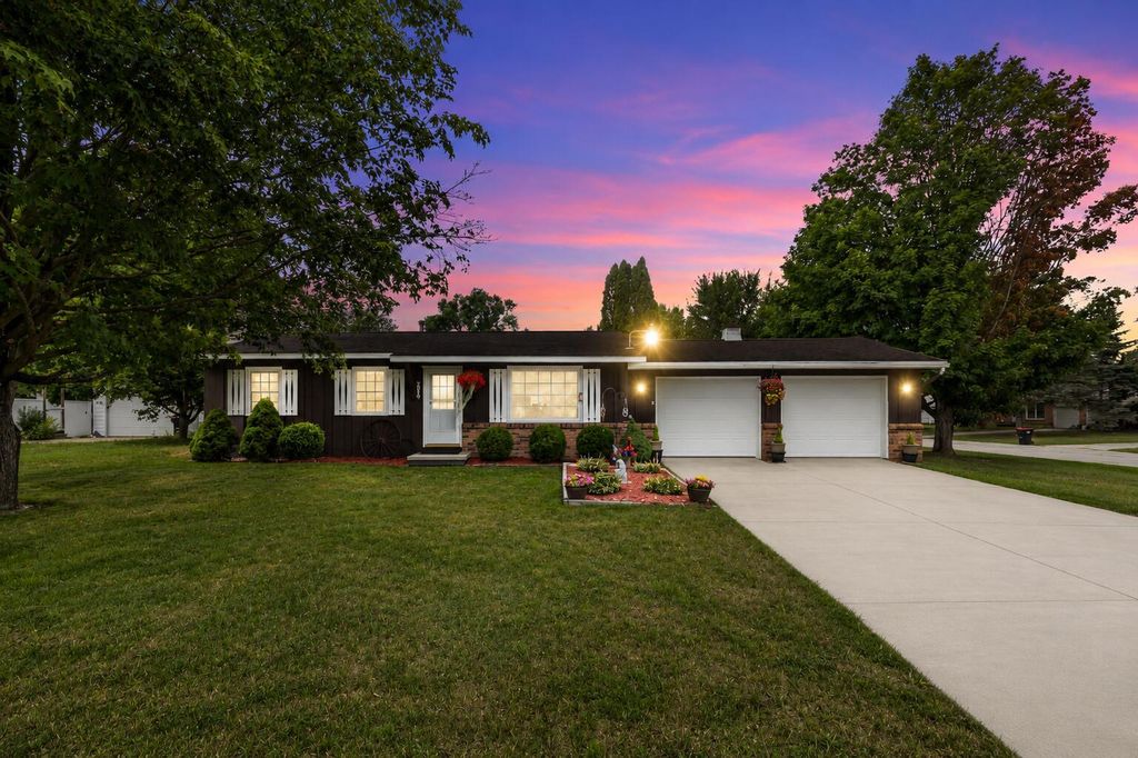 20600 Ross Parkway, Green charter township