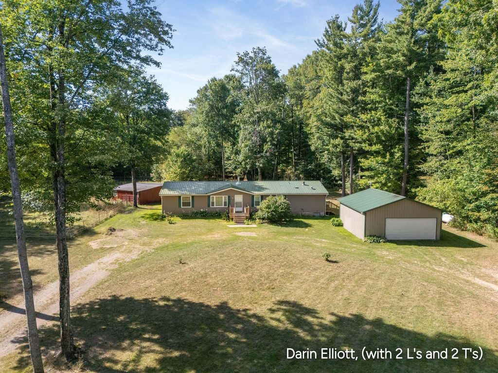 22653 Tamarack Road, Reynolds township