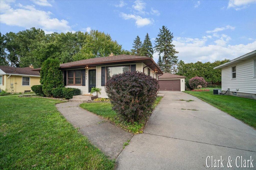 3644 Hazelwood Avenue Sw, Wyoming city