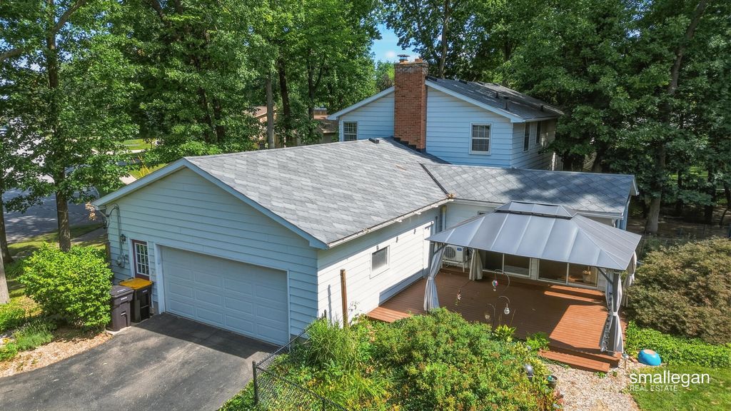 4752 Bonnie Avenue Se, Kentwood city