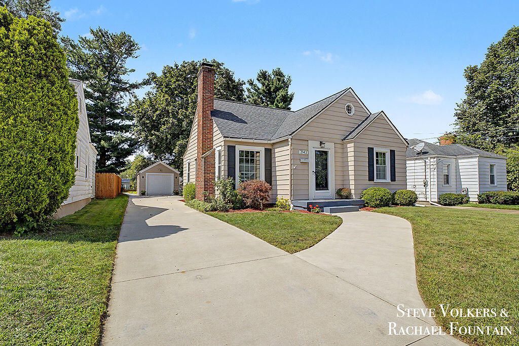 2143 Houseman Avenue Ne, Grand Rapids city