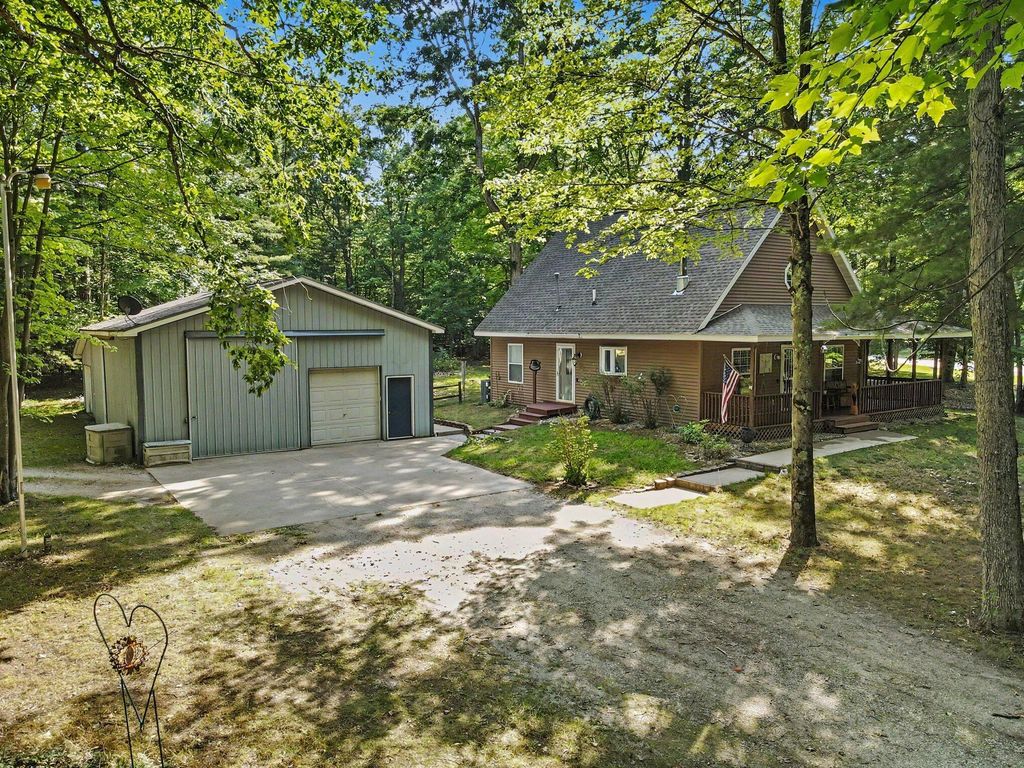 8123 Ferris Avenue, Garfield township