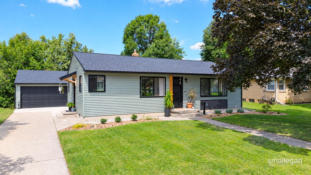 1517 32nd Street Sw, Wyoming
