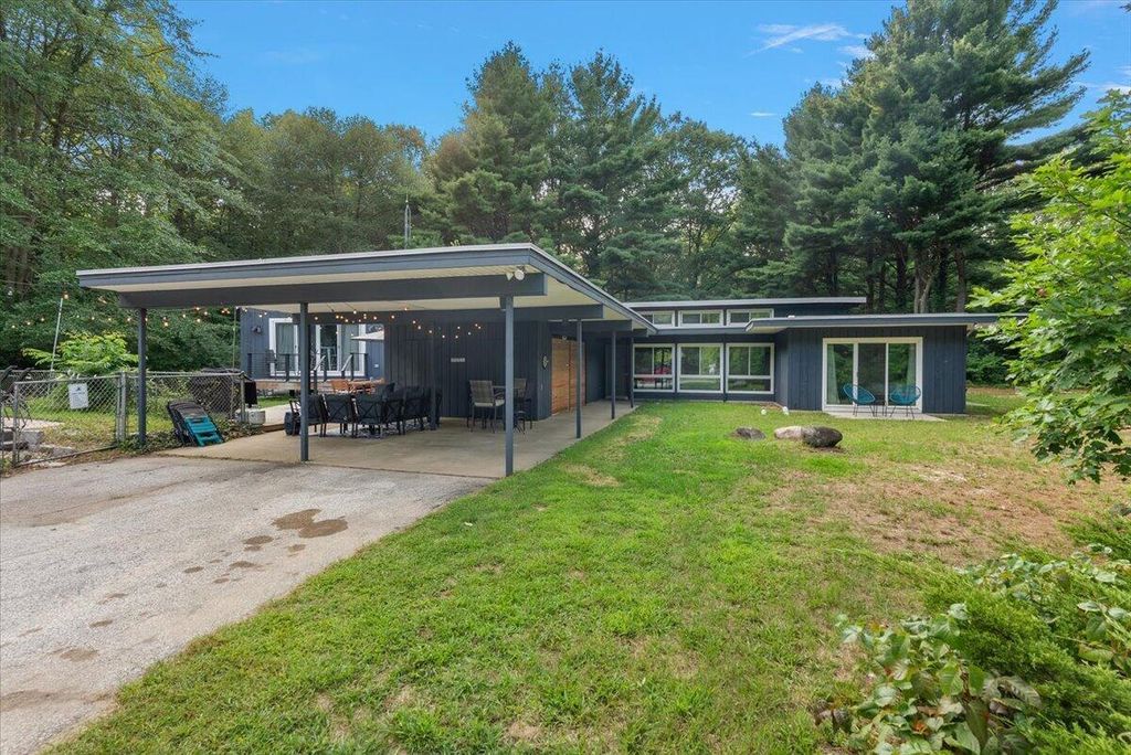 18830 77th Street, South Haven charter township
