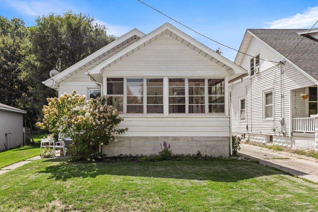 1450 Walker Avenue Nw, Grand Rapids city