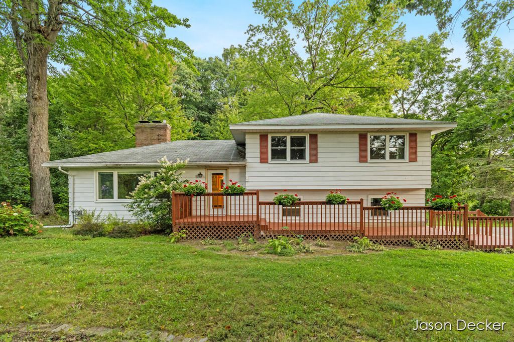 6181 10 Mile Road Ne, Courtland township