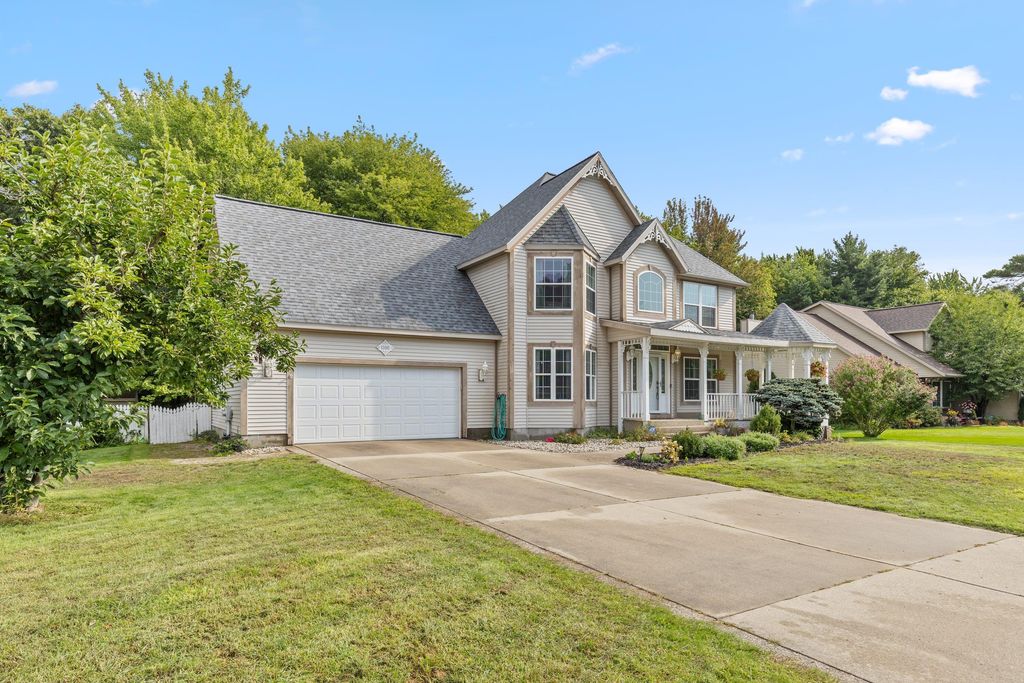 1106 Brookway Court, Norton Shores