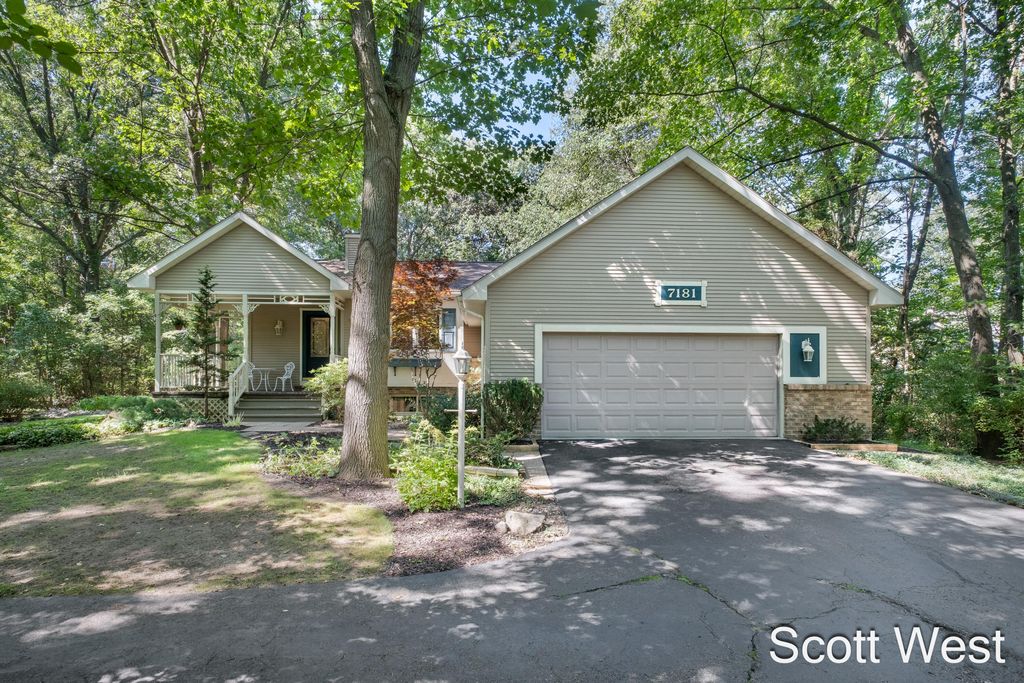 7181 River Glen Drive, Caledonia township