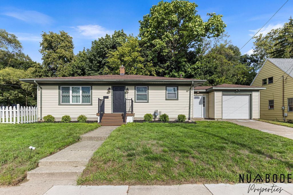 2114 Kalamazoo Avenue Se, Grand Rapids city