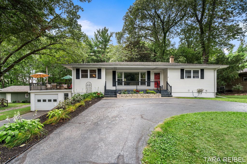 2750 Wildwood Lane, Stevensville village