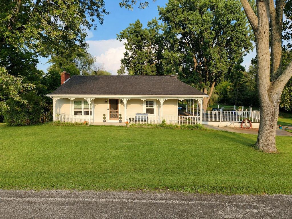 6541 Ackerson Lake Road, Napoleon township