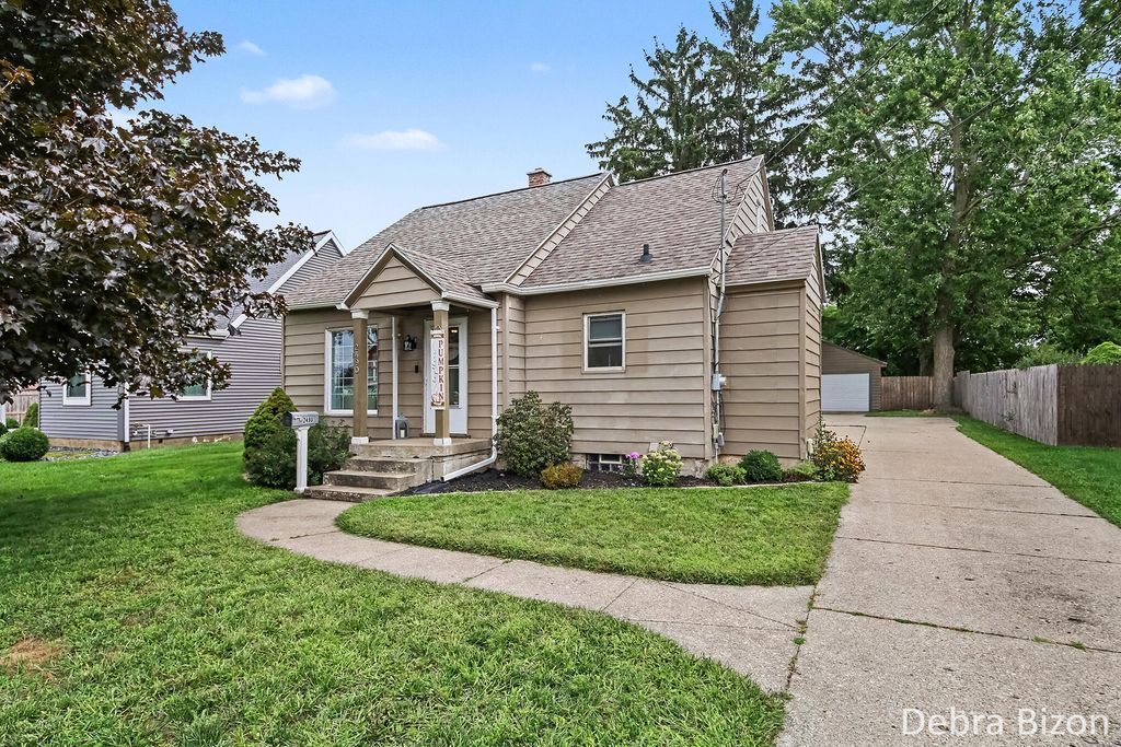 2490 Hague Avenue Sw, Wyoming city
